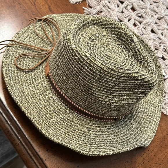 Helen Kaminsky Raffia Hat - Picture 1 of 3